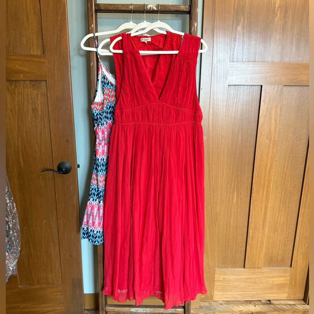 Red V-Neck Sleeveless Women's Dress